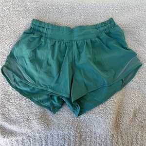 Lululemon Hotty Hot Shorts 2.5” Inseam size 4